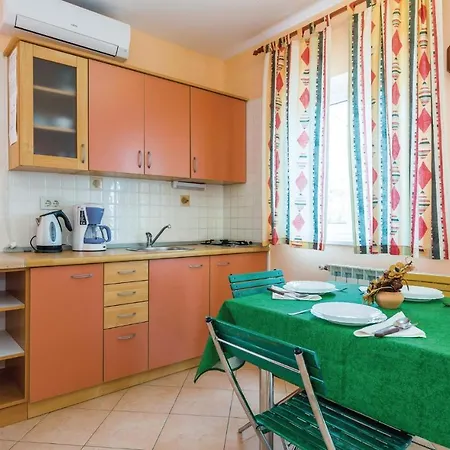 Apartment 1 Bedroom Beautiful In Moscenicka Draga