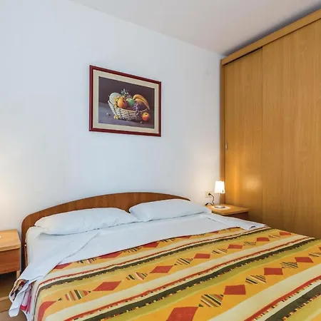 Apartment 1 Bedroom Beautiful In Moscenicka Draga