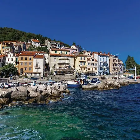1 Bedroom Beautiful In Moscenicka Draga