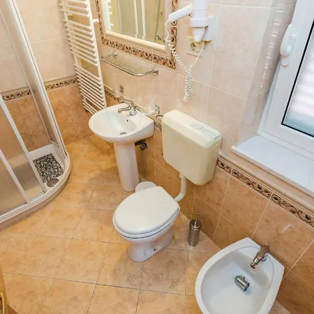 1 Bedroom Beautiful In Moscenicka Draga