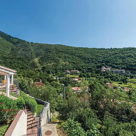 1 Bedroom Beautiful In Moscenicka Draga