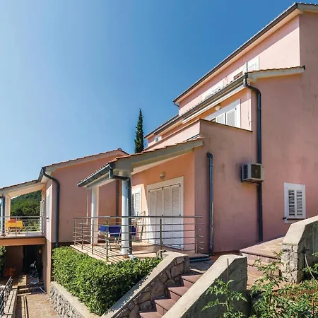 Apartment 1 Bedroom Beautiful In *