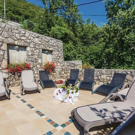 Apartment 1 Bedroom Beautiful In Moscenicka Draga