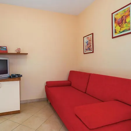 1 Bedroom Stunning In Apartamento